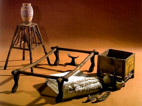 В быту египтяне использовали самую разную мебель