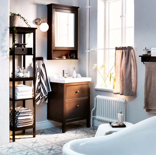 Мебель для ванной обрабатывается специальными средствами для защиты от влаги